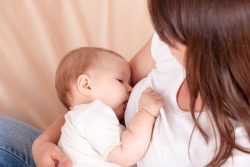 Одежда для кормления ребенка грудью