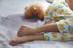 Энурез у детей: причины и лечение