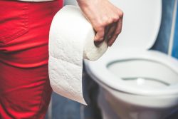 Народная медицина при диарее: обзор самых эффективных лекарственных трав и средств