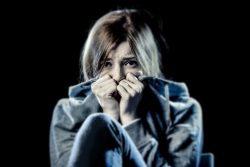 Стокгольмский синдром — это что: психологические особенности