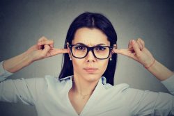 Эгоцентризм – что это в психологии. Причины, виды и коррекция