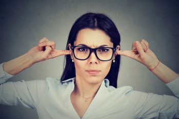 Эгоцентризм – что это в психологии. Причины, виды и коррекция