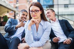 Учительницу уволили за фото: как социальные сети отражаются на работе