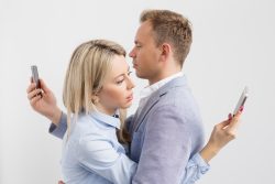 Фаббинг: гаджет или человек – кто кого
